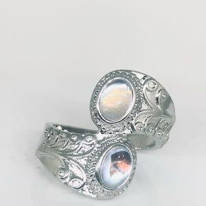 924/14kw Gold Oval Cut Moonstone Ring